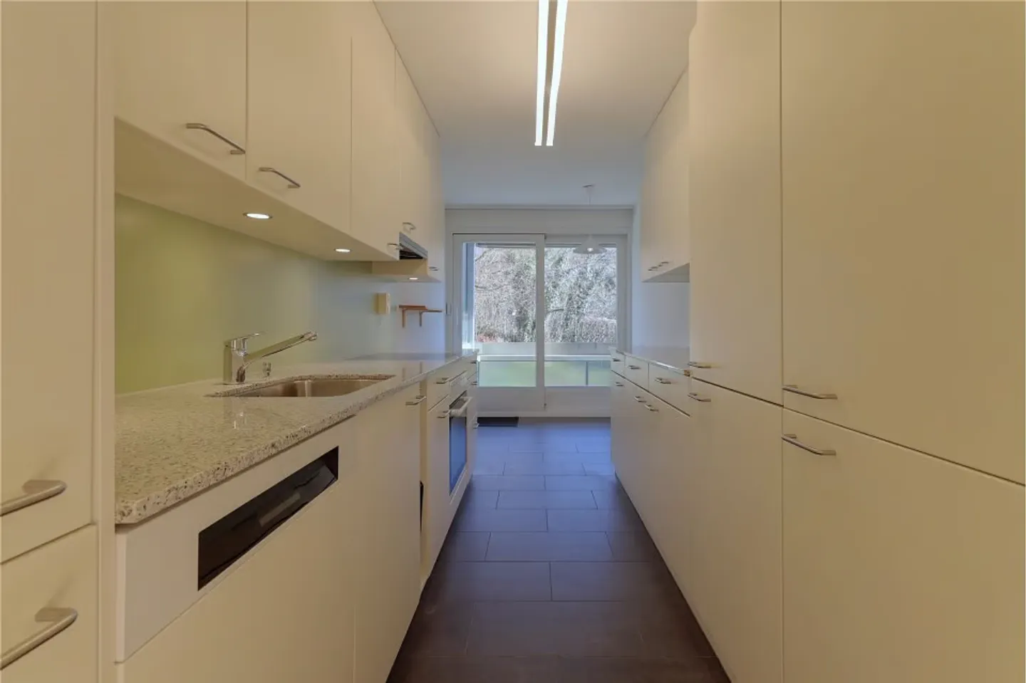 Appartamento elegante di 4½ locali con laboratorio riscaldato in una posizione popolare a Bolligen - Foto 7 di 13