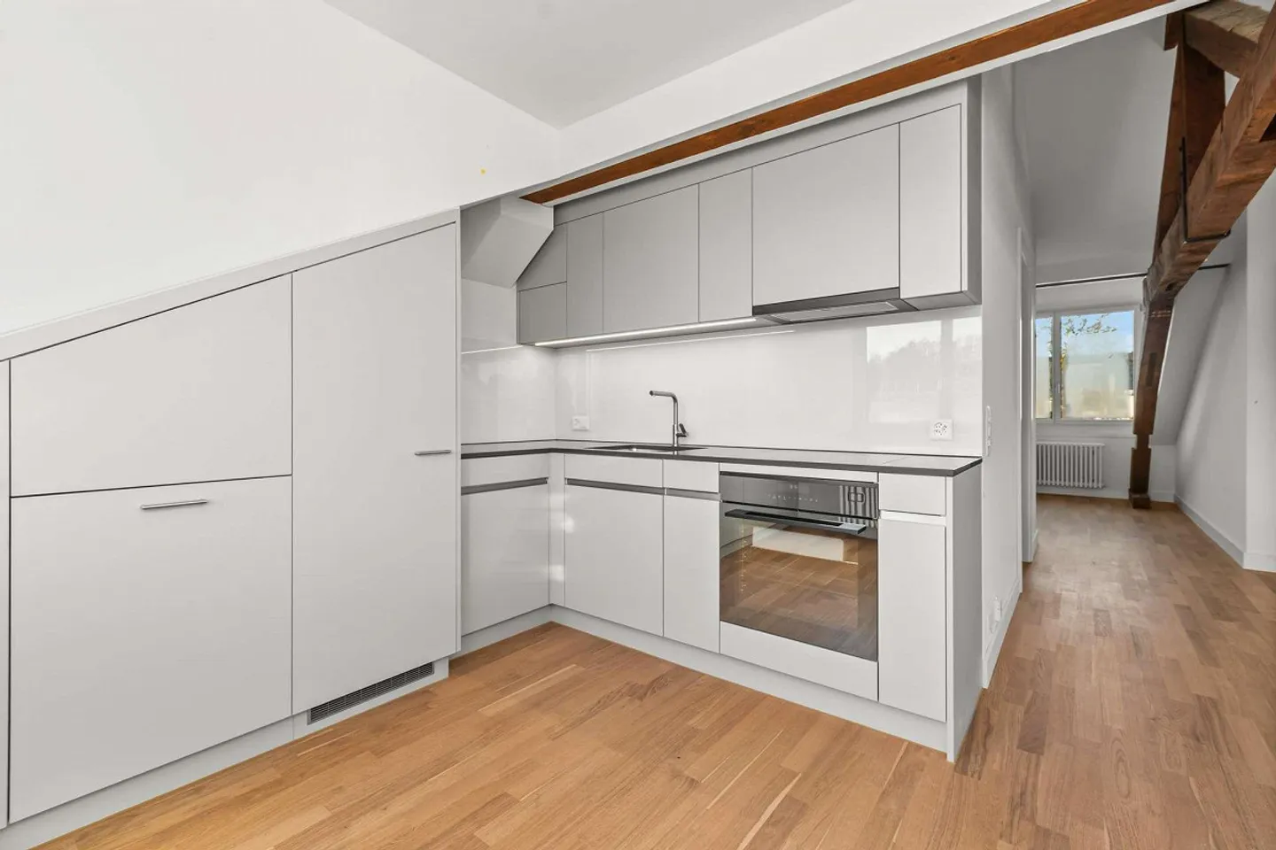 1.5-room attic apartment - Photo 2 of 10