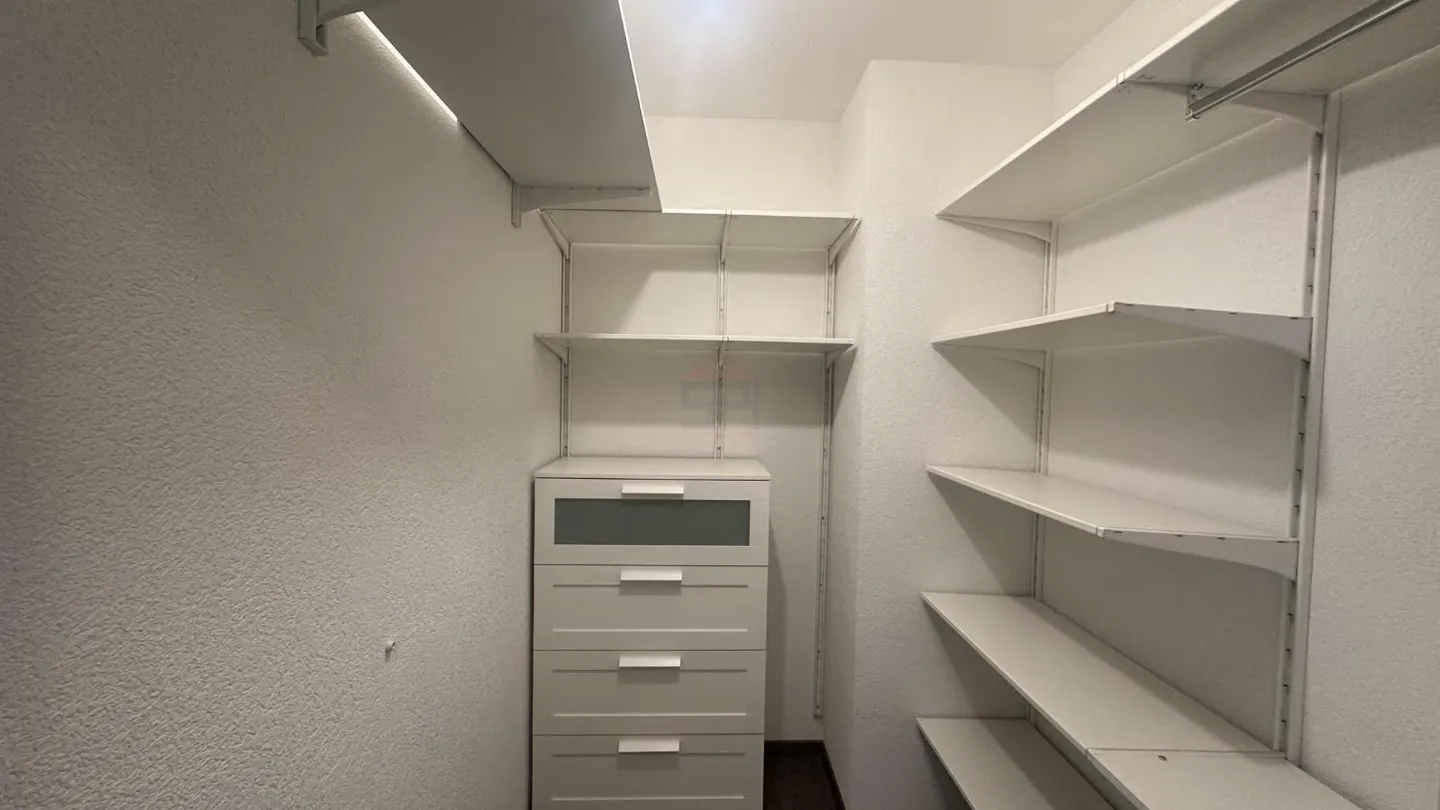 4-room apartment - Photo 9 of 10
