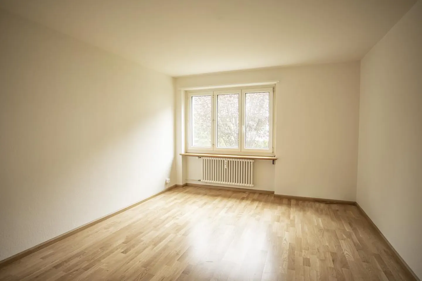 Bright apartment with renovated kitchen and bathroom - Photo 7 of 8