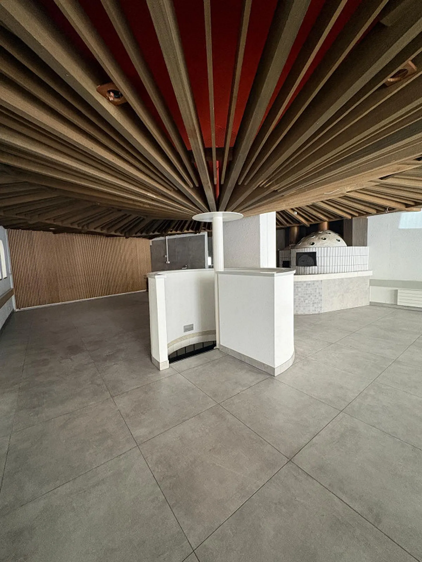 Restaurant in a central location in the heart of Biel - Photo 2 of 9