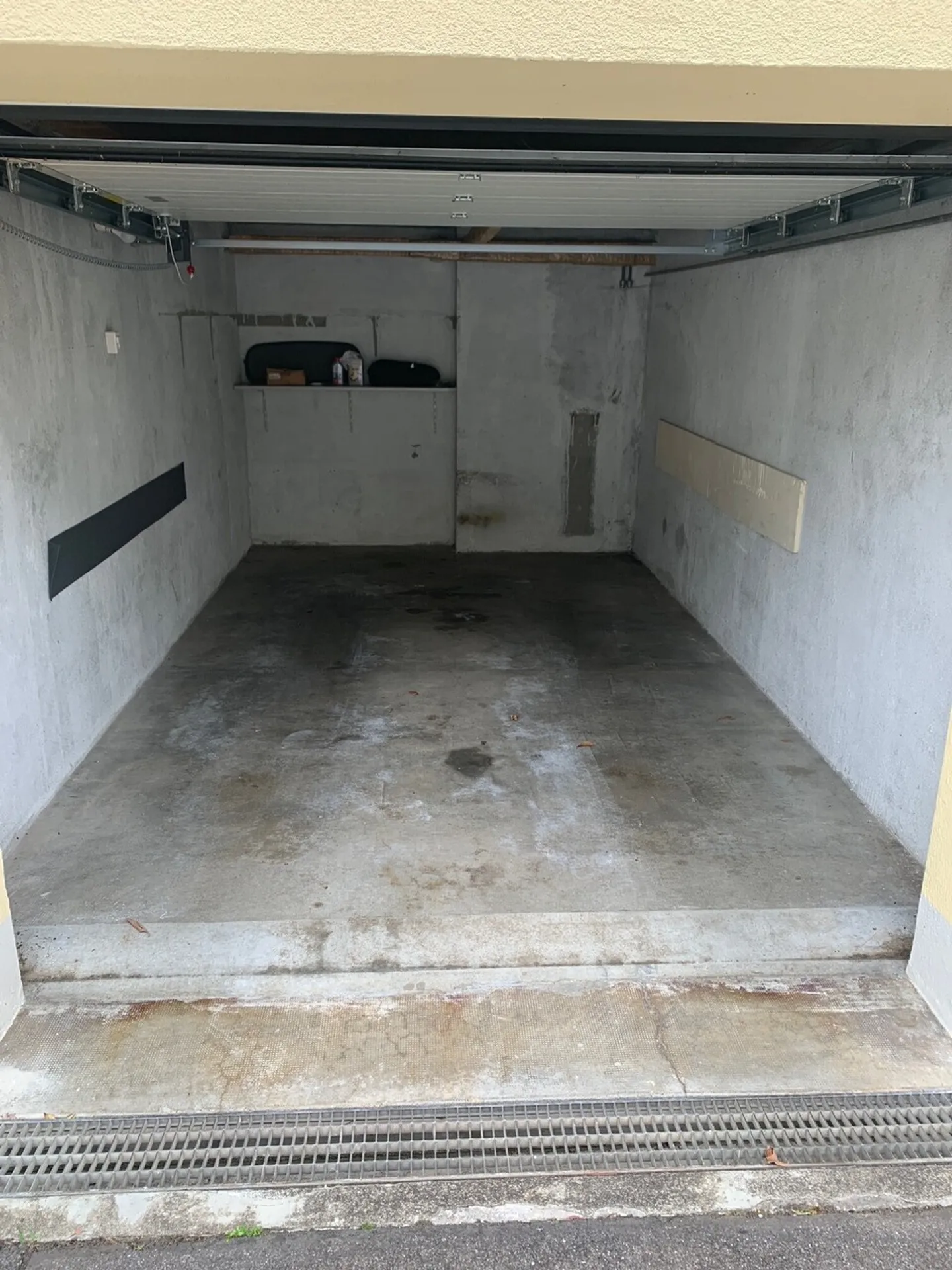 Garage / Box Nr. 4 zu vermieten in Epalinges. - Foto 2 von 2