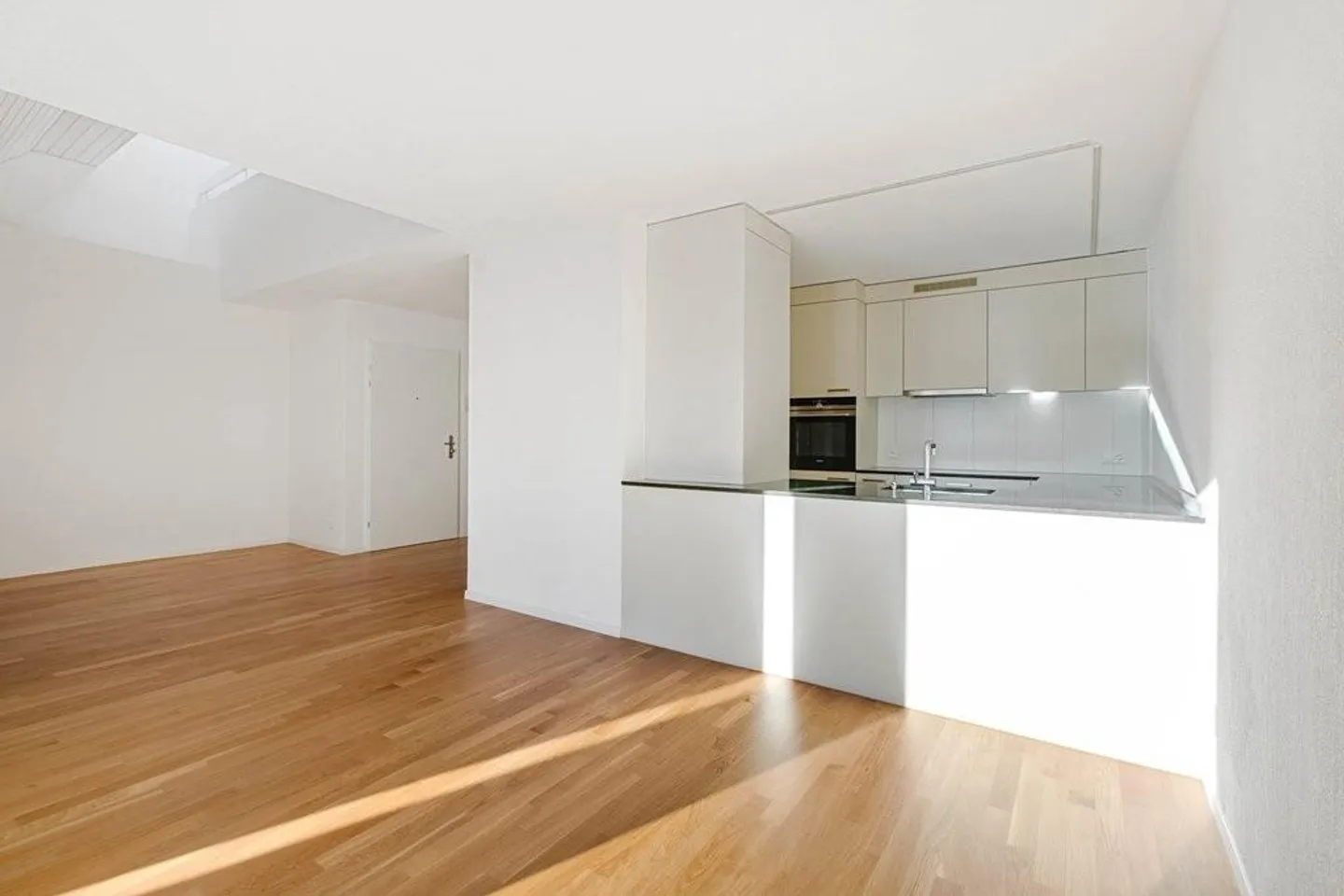 Charming and modern maisonette apartment in the east of the city - Photo 3 of 9