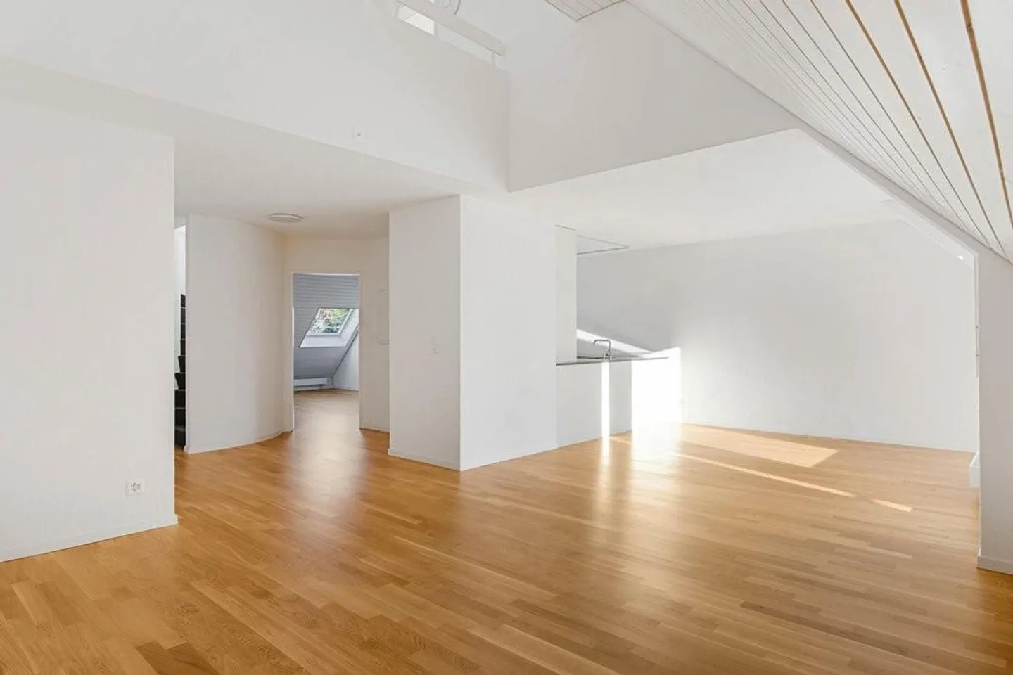 Charming and modern maisonette apartment in the east of the city - Photo 7 of 9