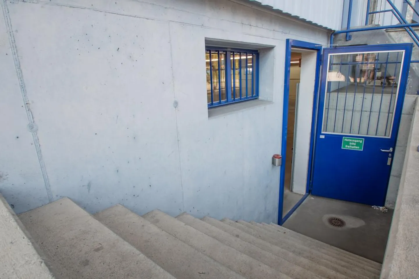 Multifunctional commercial space with optimal infrastructure - Photo 9 of 9