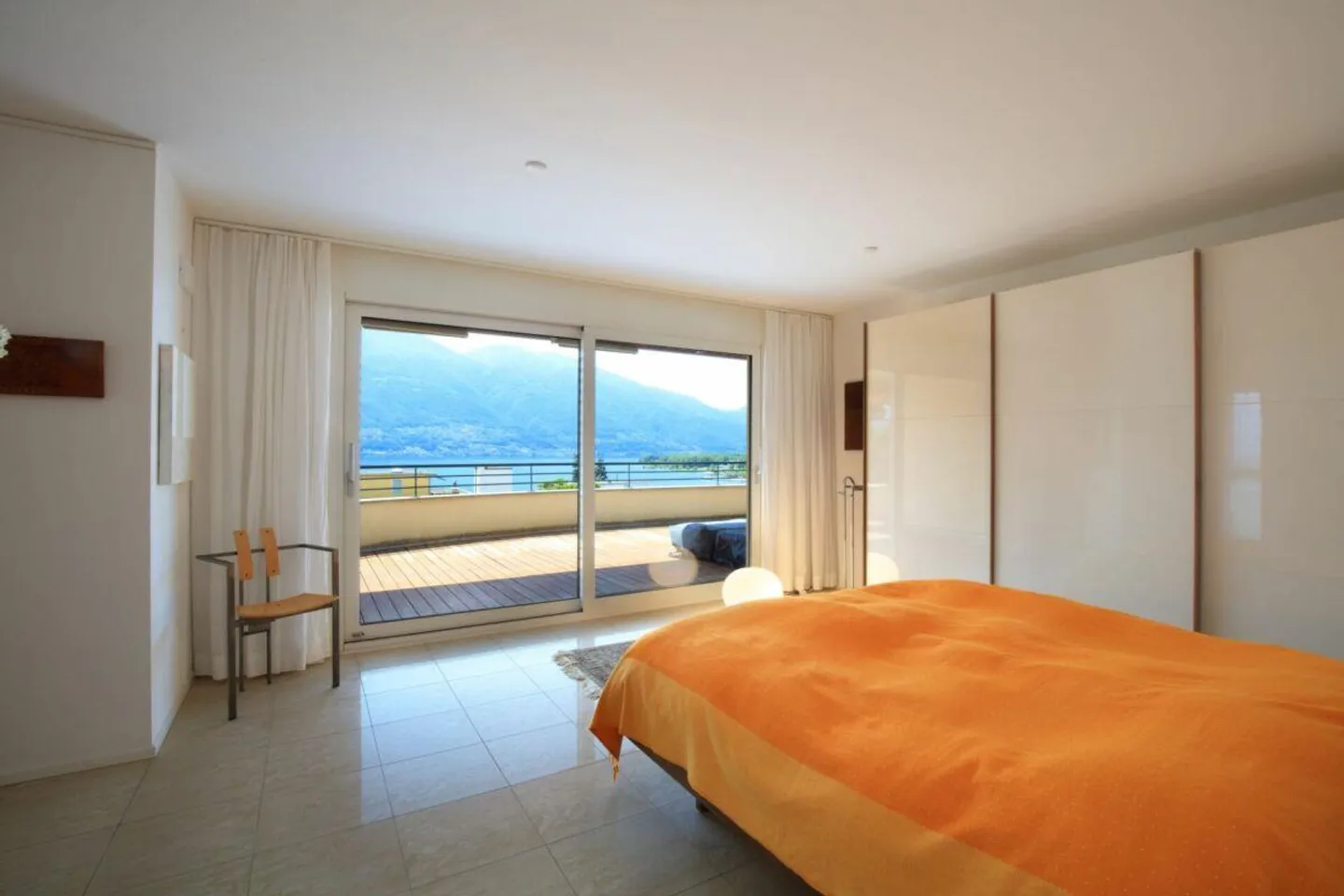 MINUSIO - Intéressant penthouse avec vue sur le lac - Photo 6 sur 10