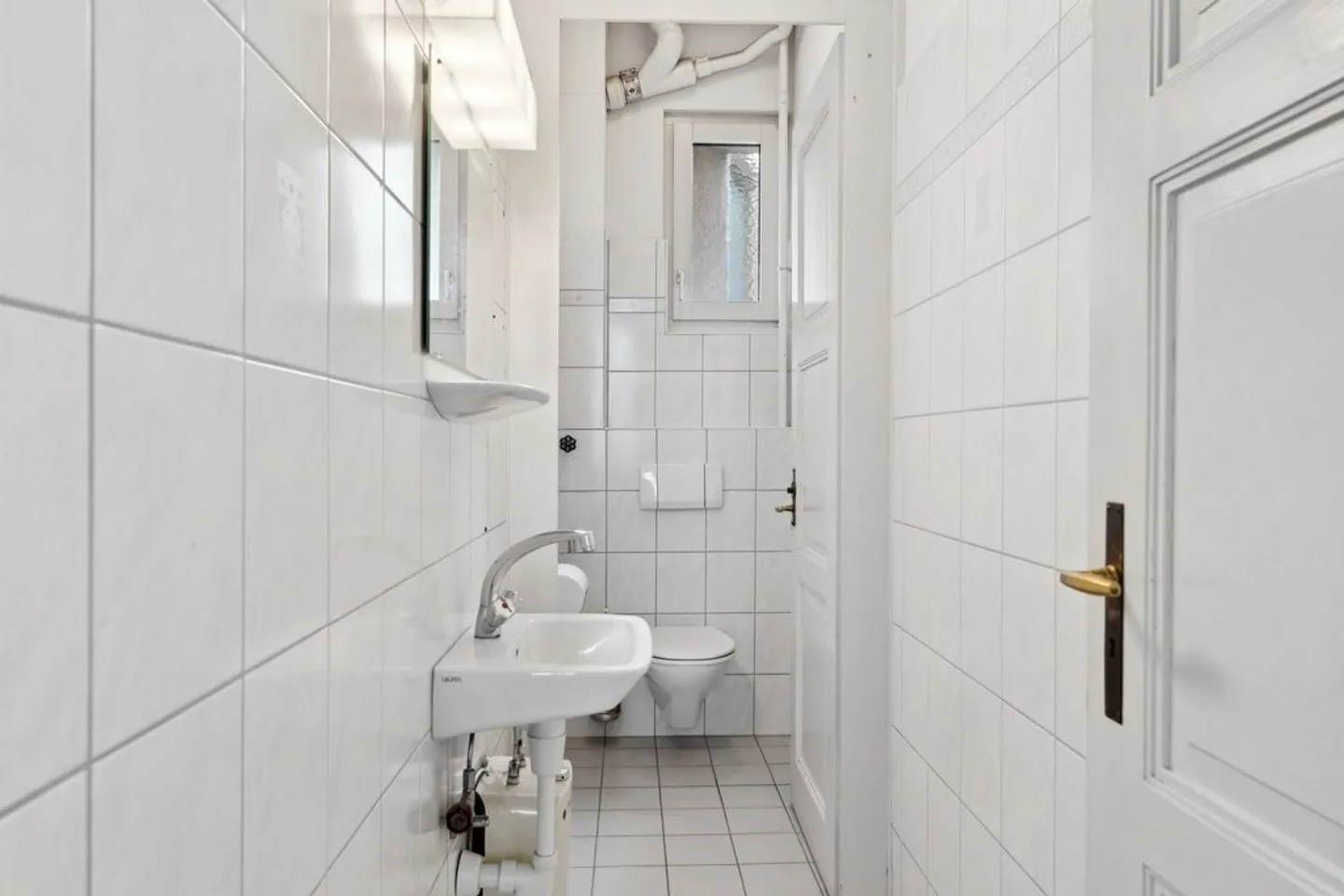 The first skyscraper in Basel is looking for new tenants! - Photo 8 of 11