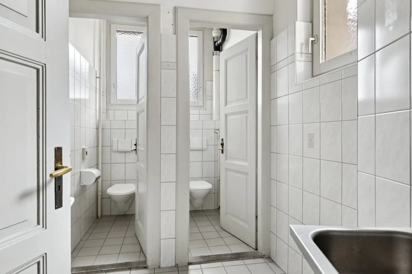 The first skyscraper in Basel is looking for new tenants! - Photo 9 of 11