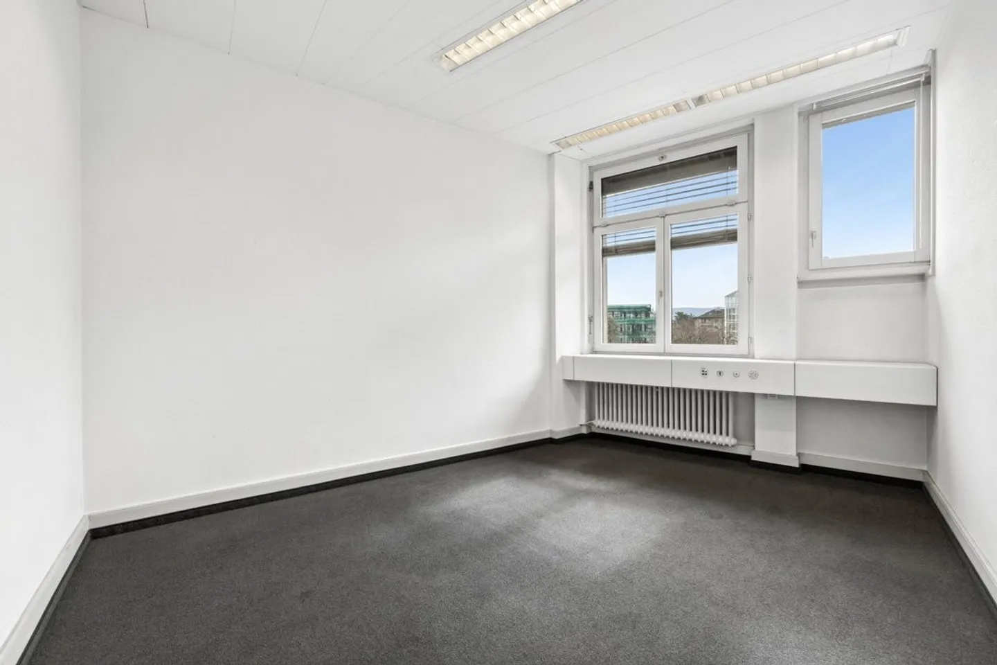 The first skyscraper in Basel is looking for new tenants! - Photo 10 of 11