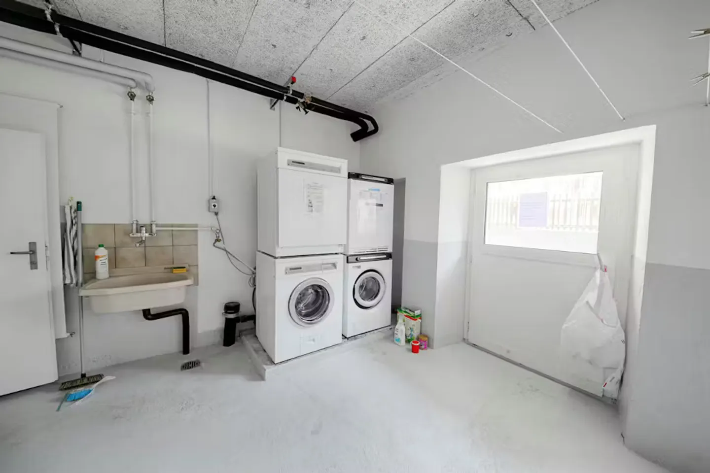 Charming Chalet Retreat - Photo 7 of 10