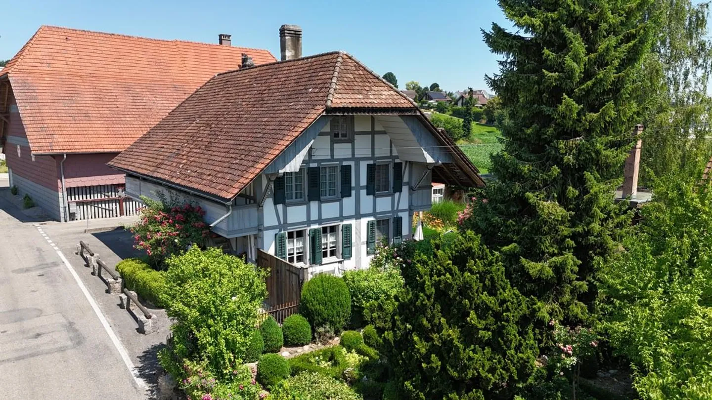 Wunderbares Rieghaus mit grossem Grundstück - Foto 1 von 13