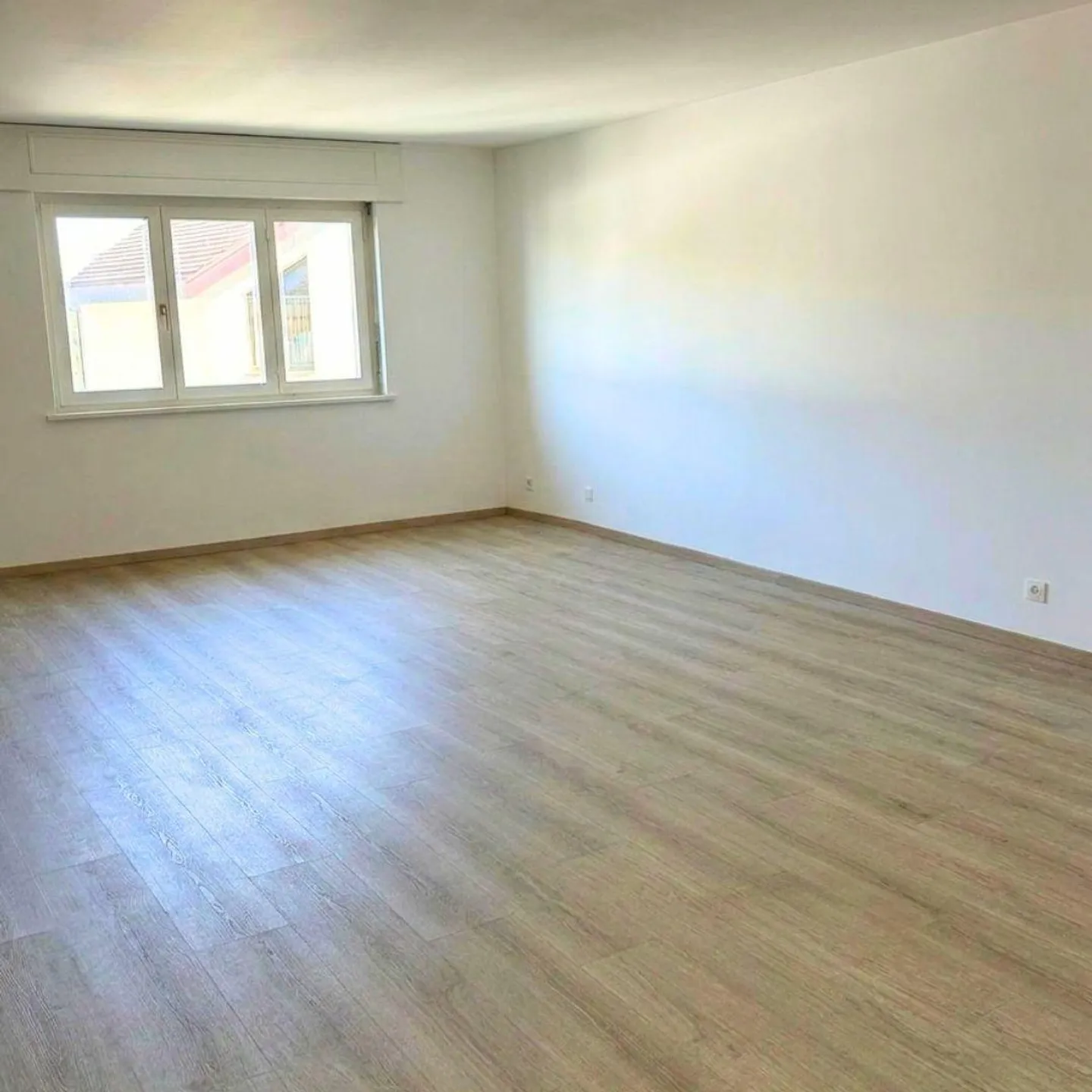 For rent - Fully renovated 3.5 room apartment in the city center - Photo 4 of 6