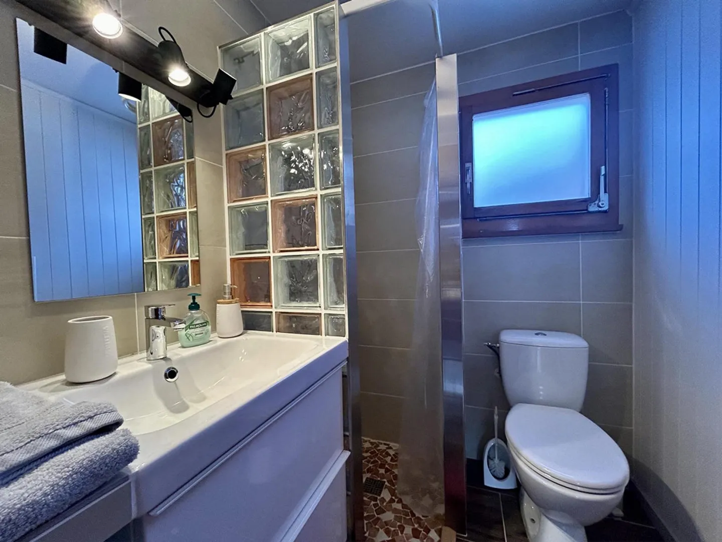 Gemütliches, freistehendes Zweitwohnsitz-Chalet im Dorf Rougemont - Foto 10 von 13