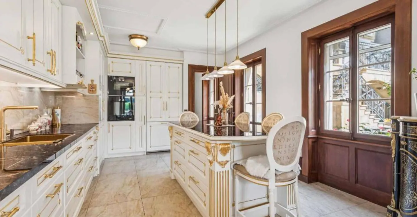 Prestigieux appartement de 6 pièces avec studio indépendant au sein d'un domaine d'exception - Photo 4 sur 13