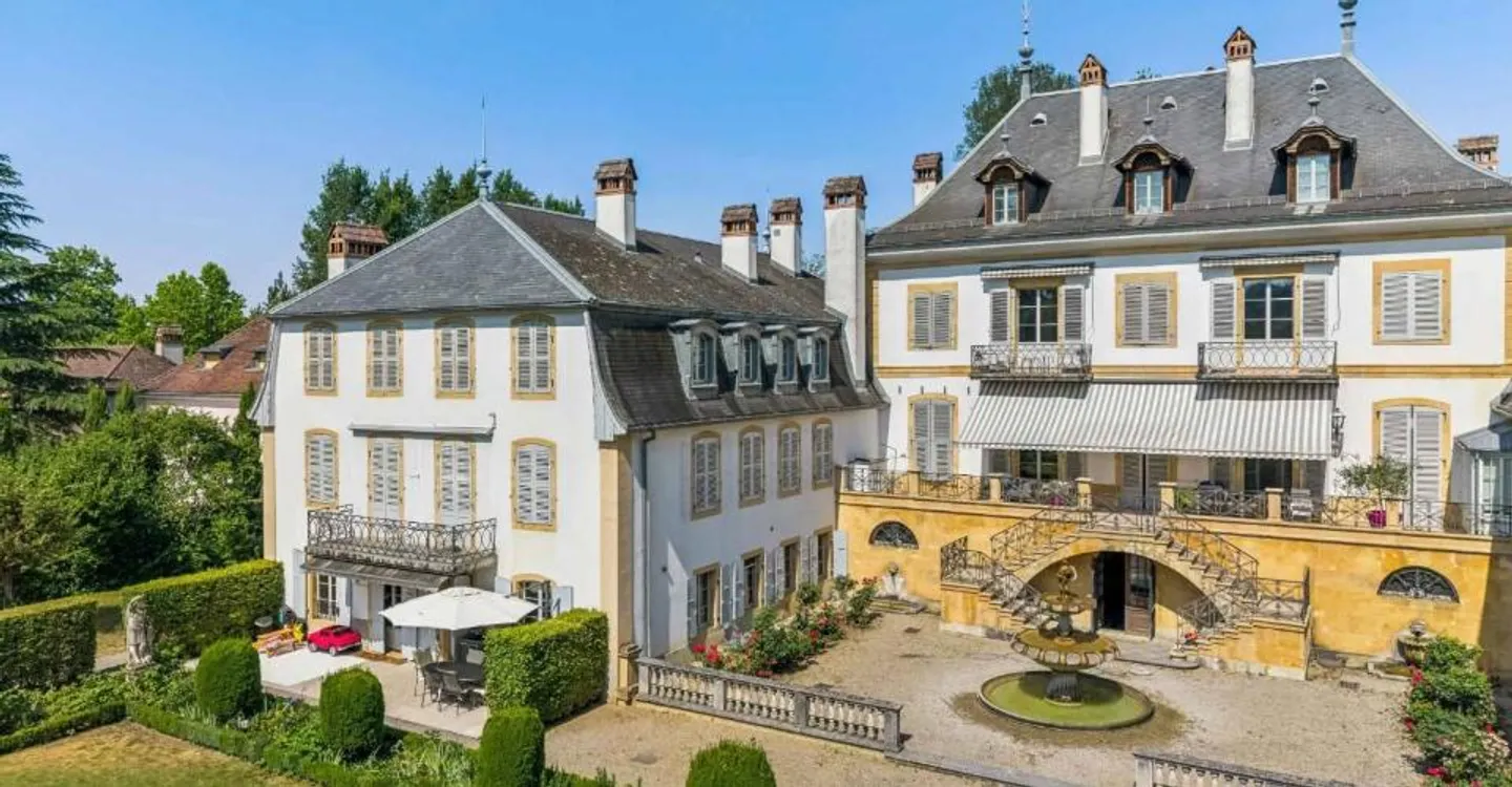 Prestigieux appartement de 6 pièces avec studio indépendant au sein d'un domaine d'exception - Photo 2 sur 13