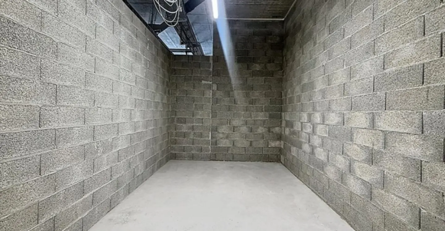 Cave 1 room - Photo 2 of 5