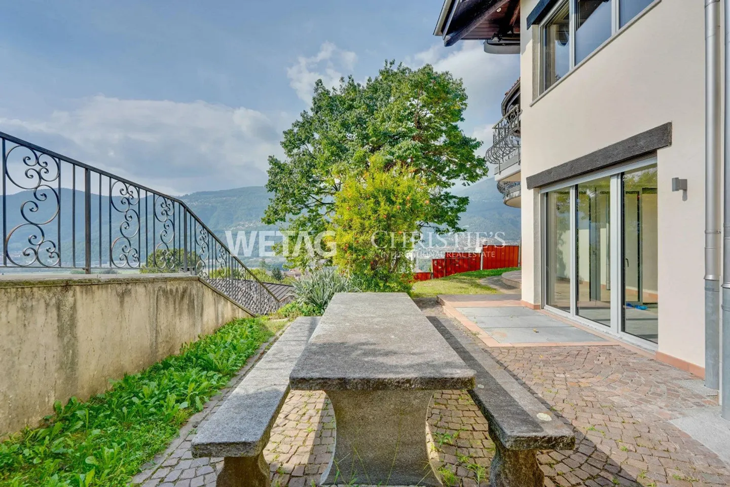 Elegant villa for sale in Lugano-Vezia with indoor pool & Grottino... - Photo 13 of 13