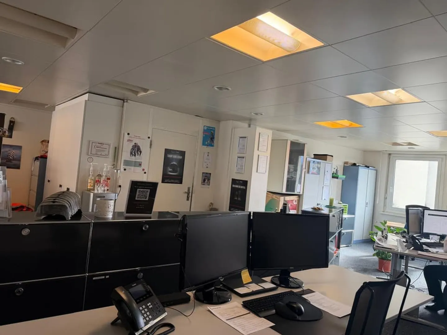 A SAISIR ! Spacieuse surface commerciale d'environ 100m2 disponible ! - Photo 4 sur 4