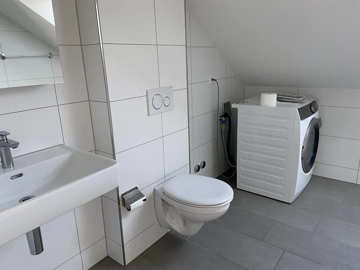 Bellissimo attico moderno con soffitti alti in affitto - Foto 5 di 8