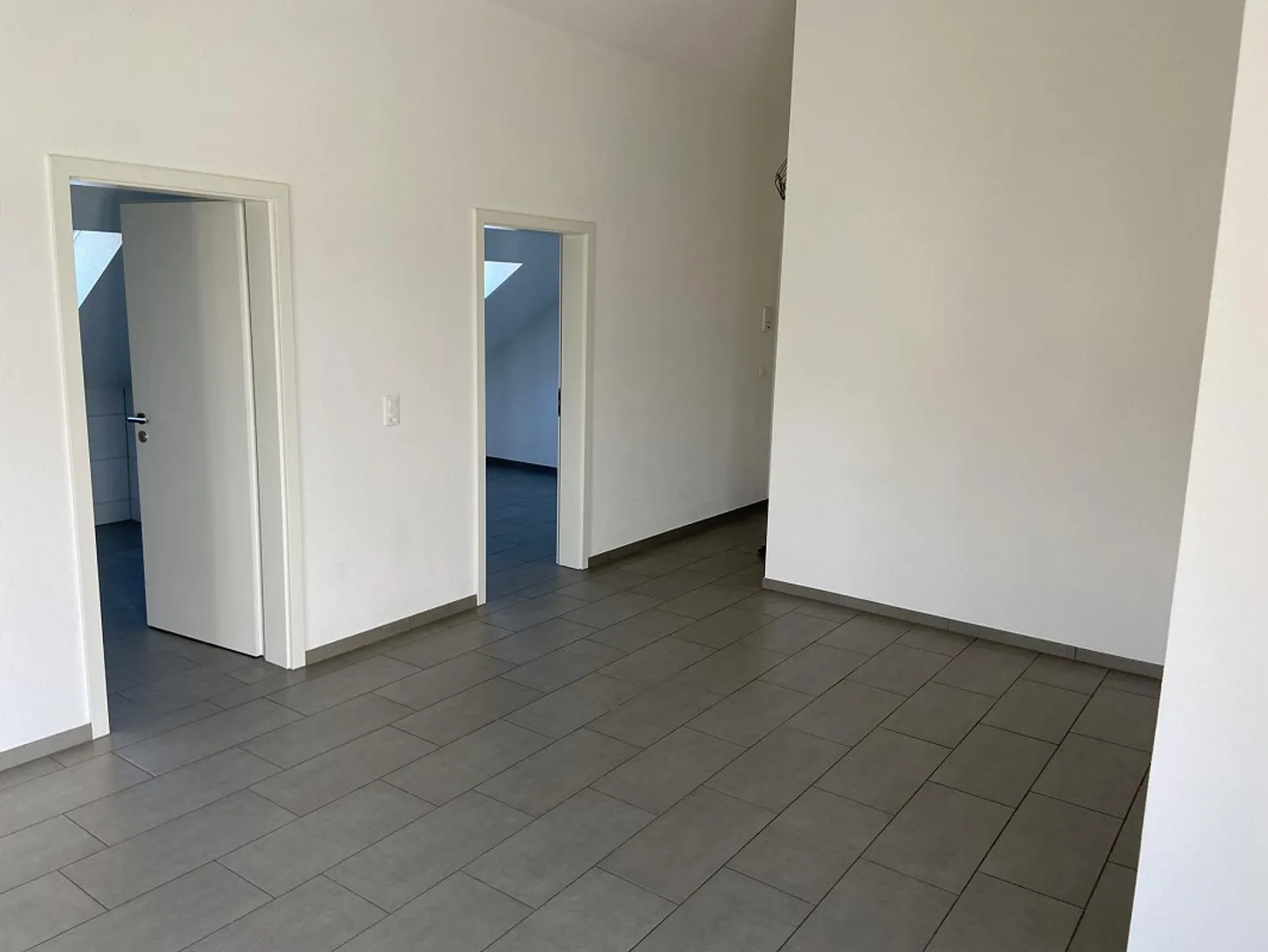 Bellissimo attico moderno con soffitti alti in affitto - Foto 8 di 8