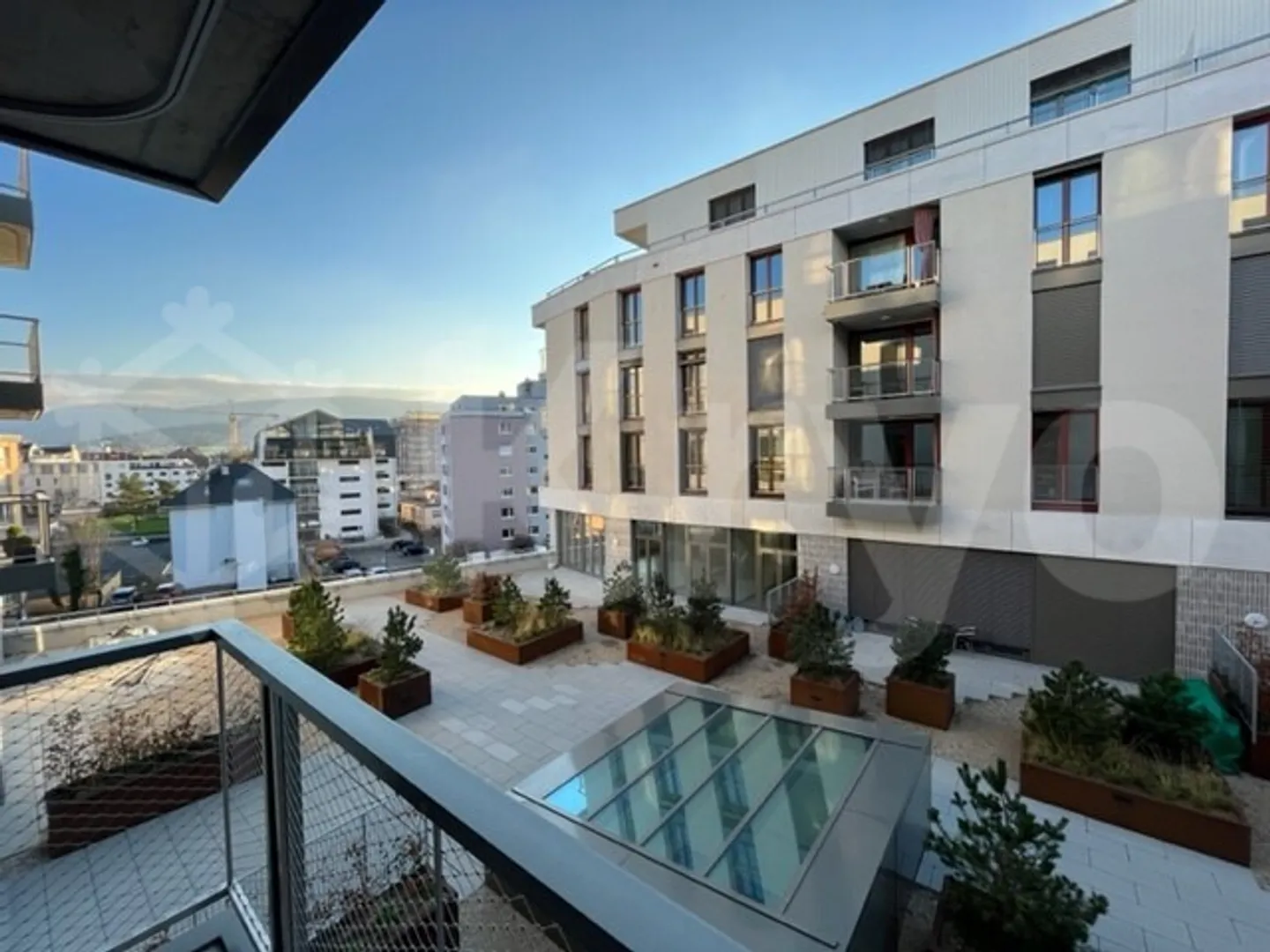 APPARTEMENT MODERNE DE 4,5 PIECES AVEC BALCON 108 M2 - Foto 9 von 9