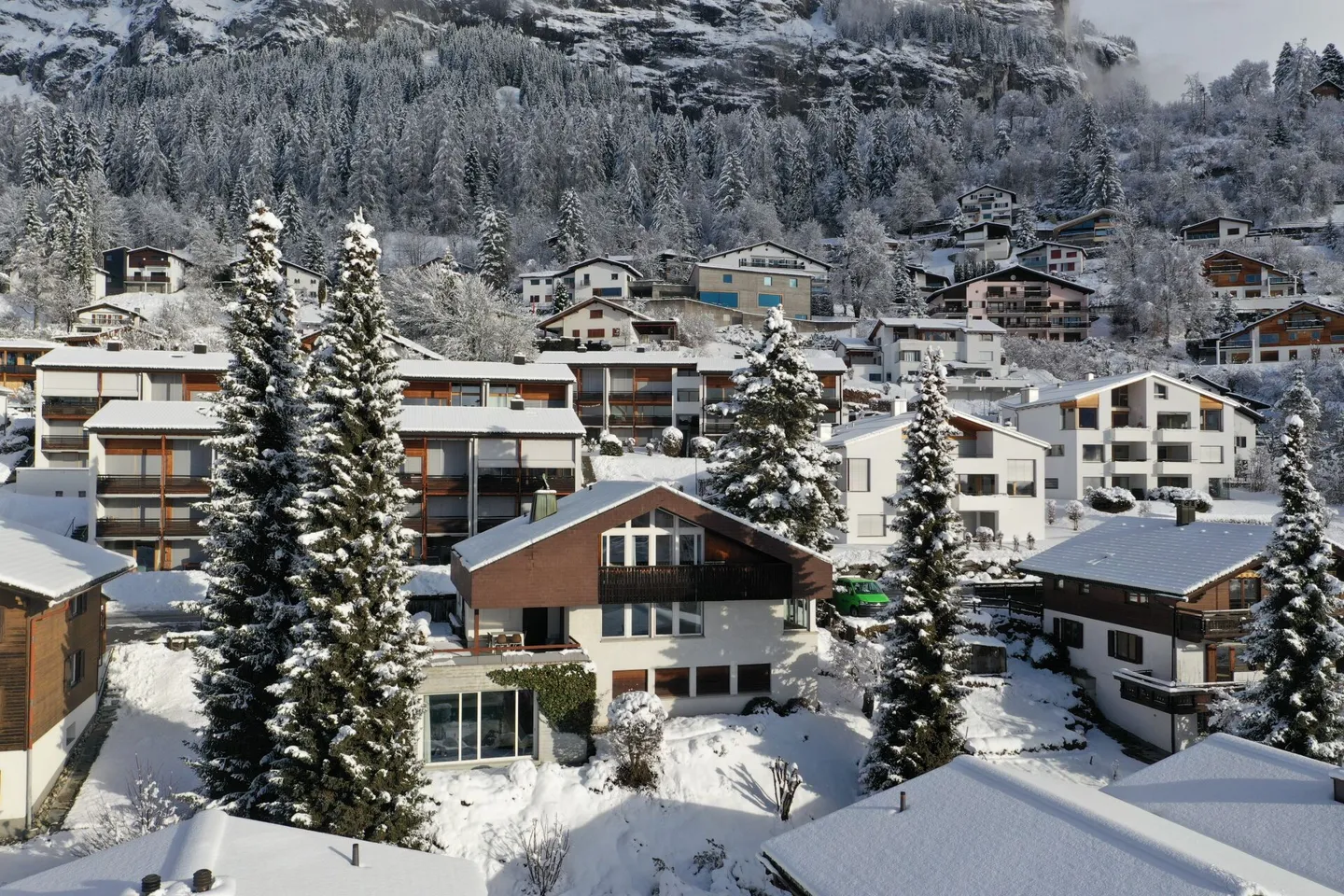 Holiday home with swimming pool in Flims for sale - Photo 33 of 37