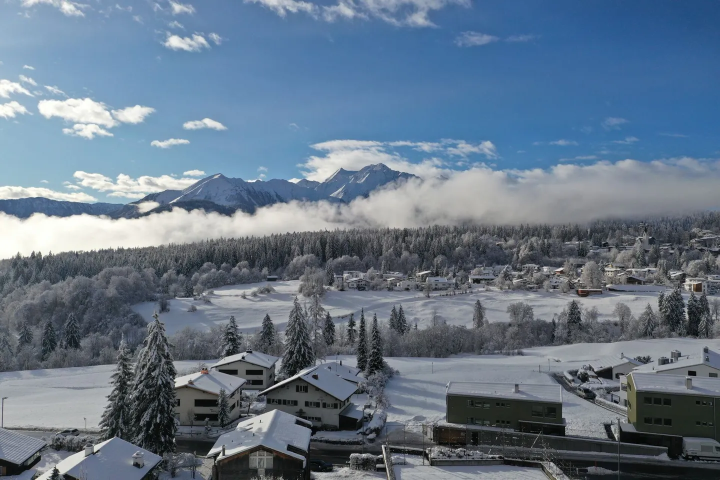 Holiday home with swimming pool in Flims for sale - Photo 34 of 37