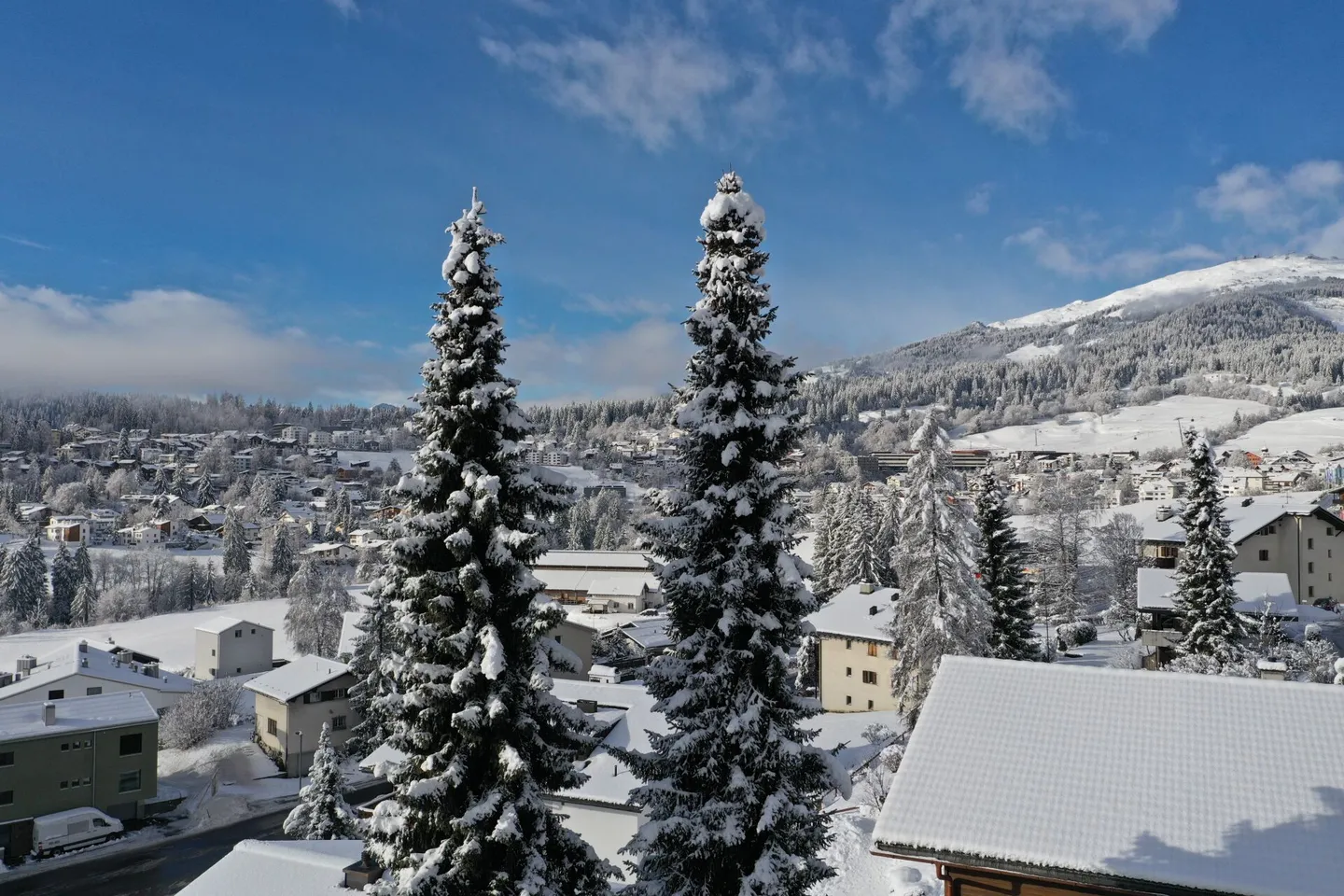 Holiday home with swimming pool in Flims for sale - Photo 35 of 37