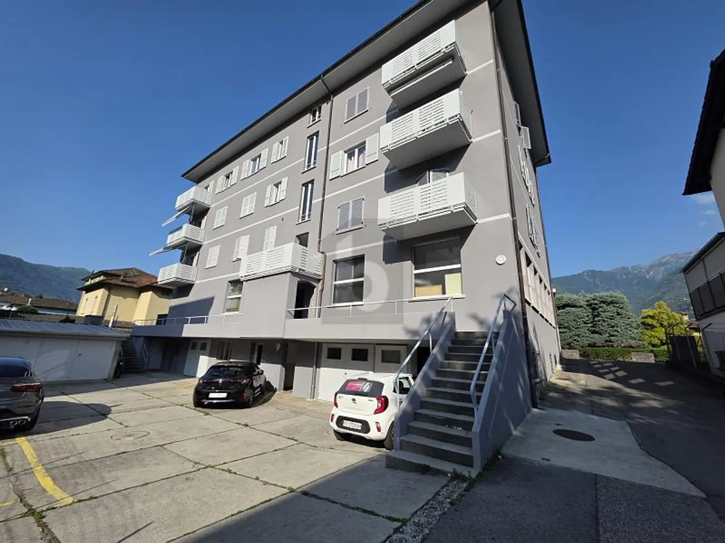 GERÄUMIG UND SONNIG IN ZENTRALER LAGE - Foto 1 von 6