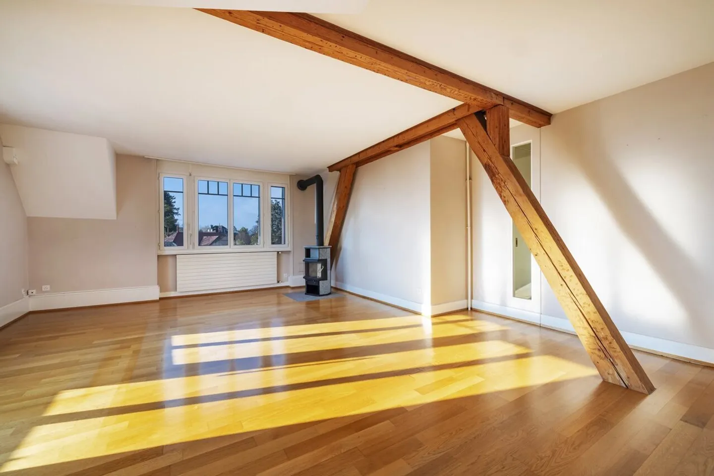 Splendido appartamento di 6,5 stanze all'ultimo piano con vista - Foto 3 di 13