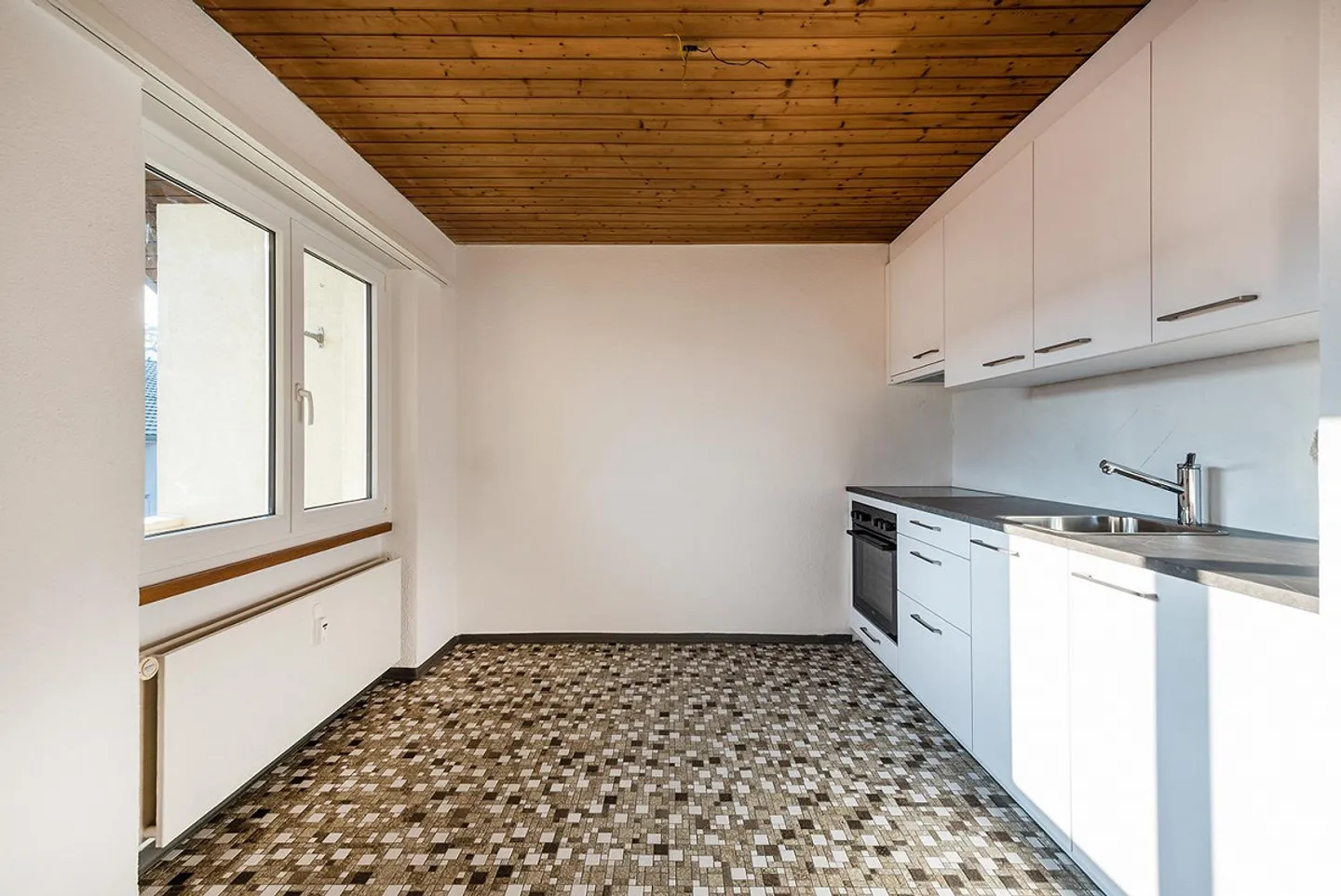 2.5 Room Attic Apartment with Balcony and Lake View - Photo 4 of 11