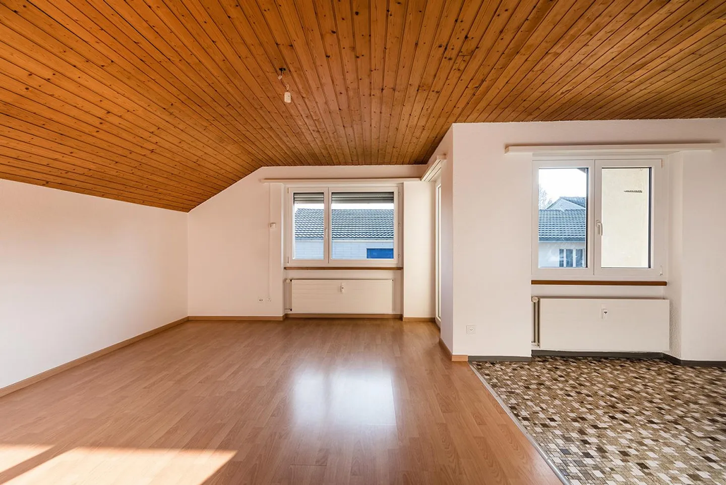 2.5 Room Attic Apartment with Balcony and Lake View - Photo 5 of 11