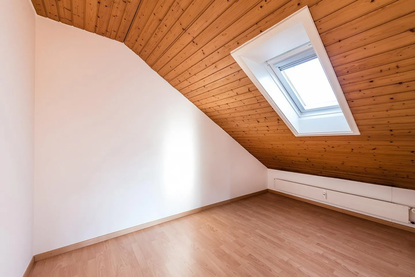 2.5 Room Attic Apartment with Balcony and Lake View - Photo 7 of 11