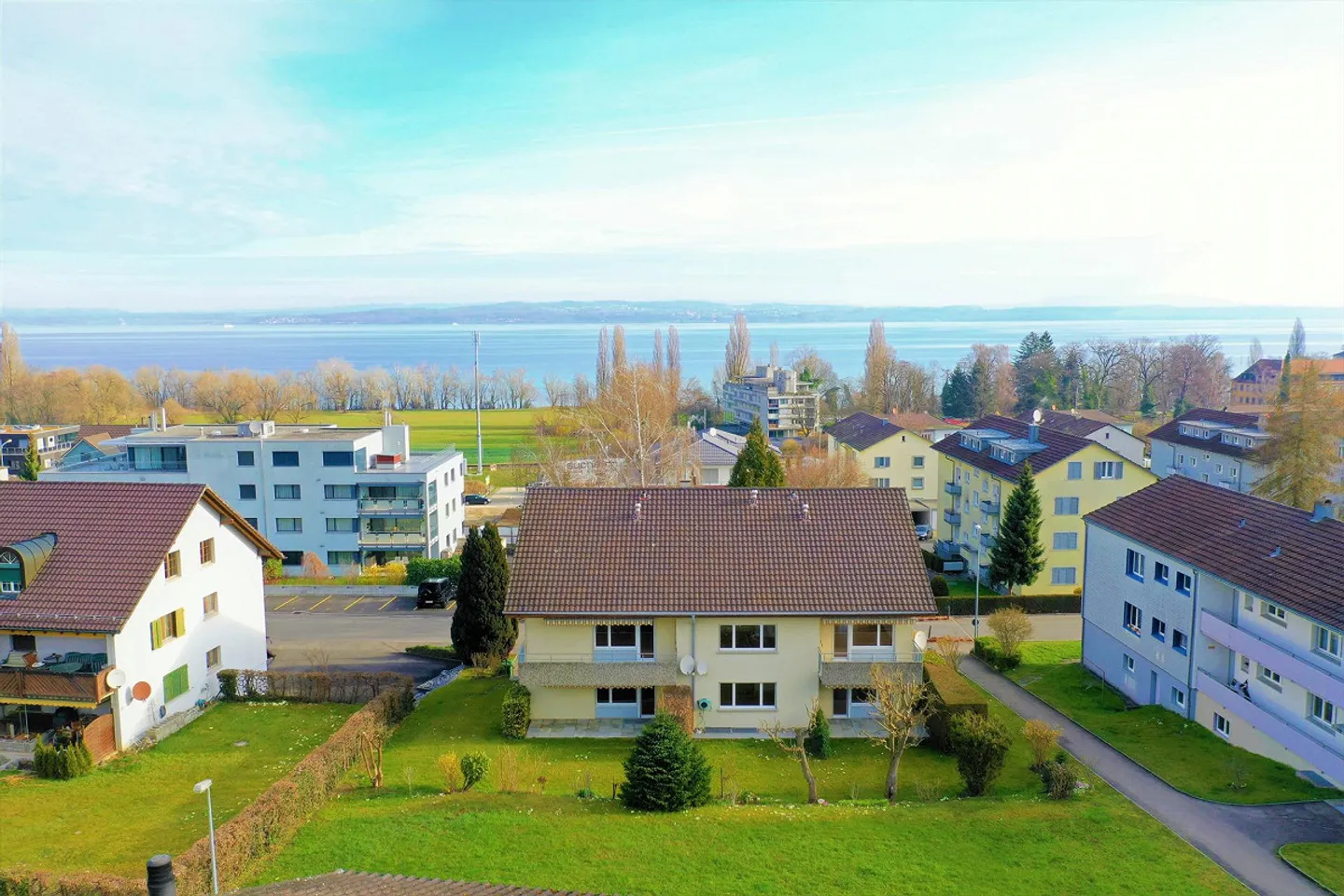 2.5 Room Attic Apartment with Balcony and Lake View - Photo 9 of 11