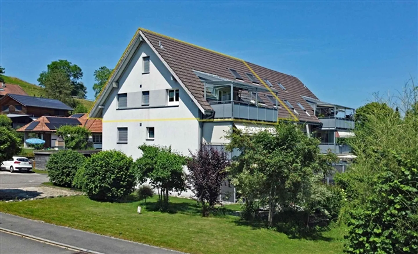 Im schönschte Egge vo Oberburg ä top-moderni Wohnig , wo mängs Eifamiliehuus i Schatte stöut - Foto 1 von 20