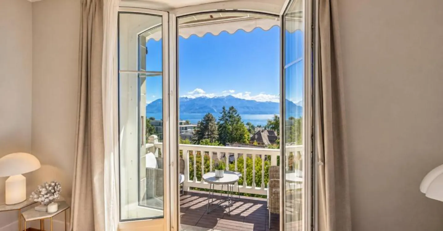 4.5 character rooms in a early 20th-century residence, facing the lake - Photo 3 of 13