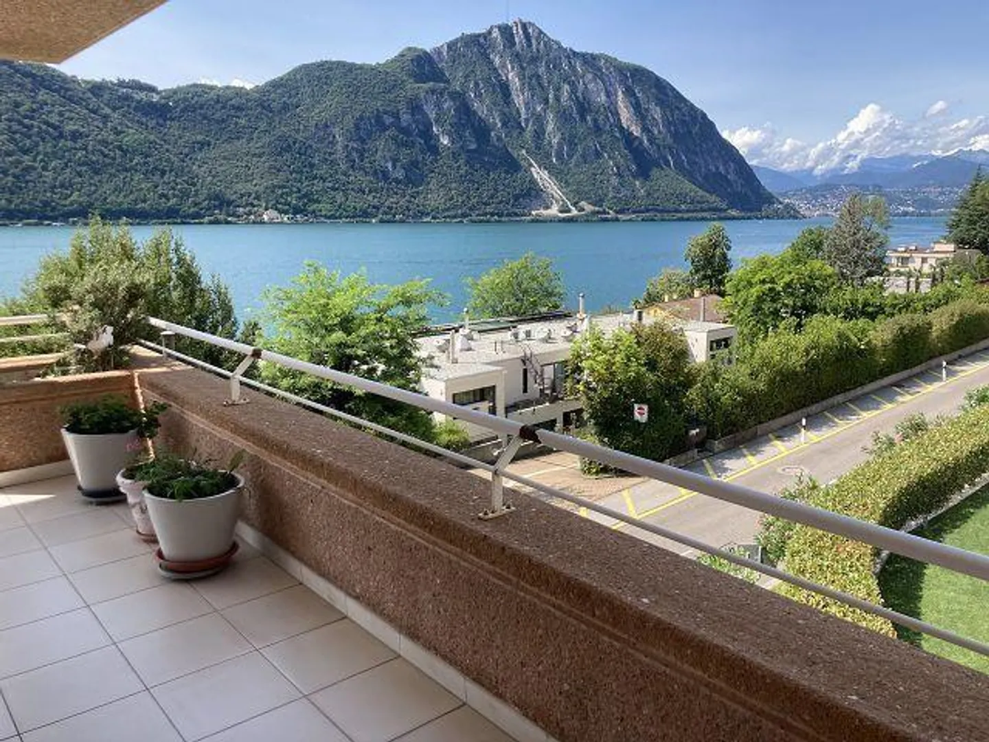 Luxurious Penthouse with Lake View - Photo 1 of 29