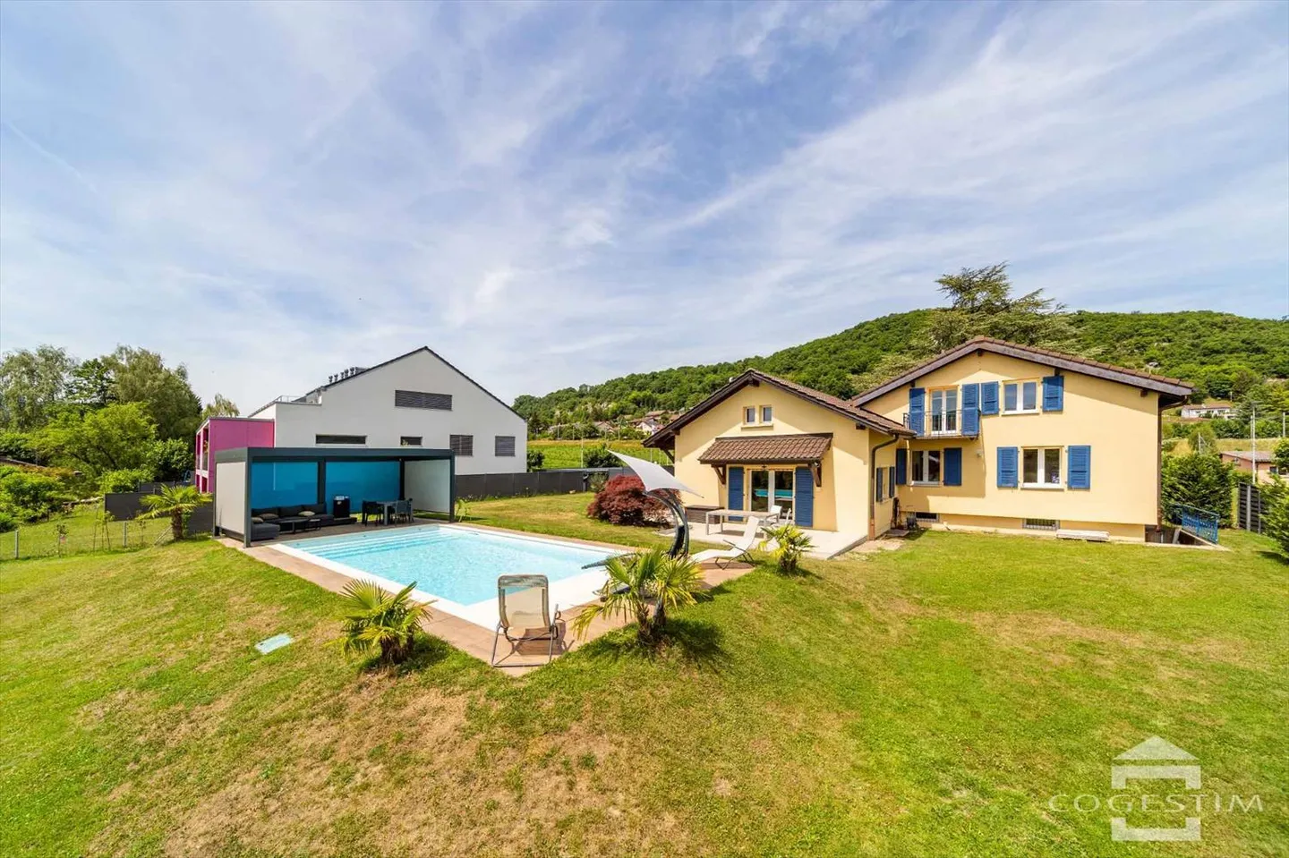 Villa 6.5 rooms - Photo 1 of 2