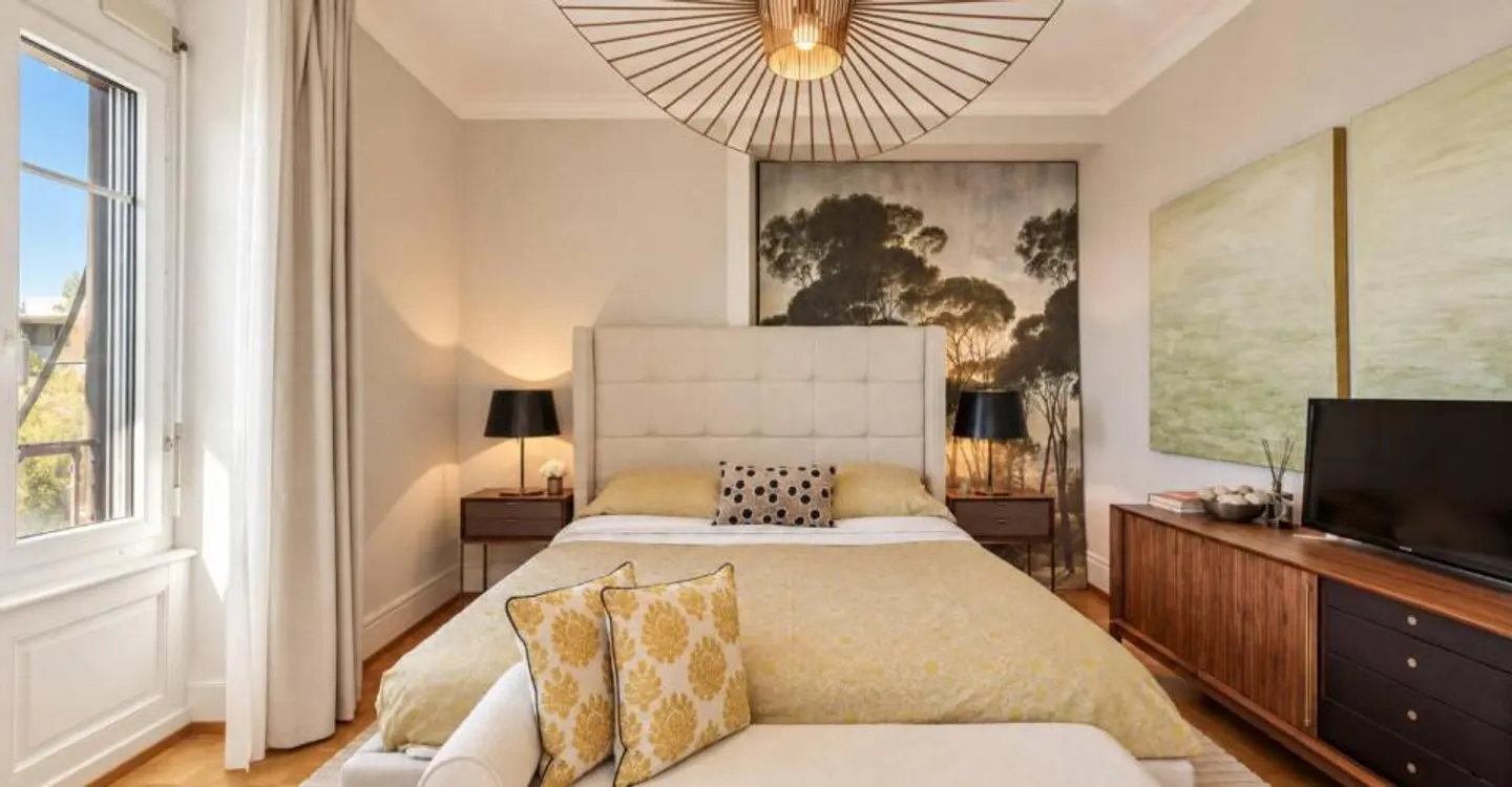 4.5 character rooms in a early 20th-century residence, facing the lake - Photo 8 of 13