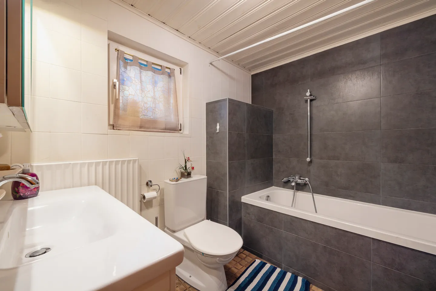 Authentic Village House - Two Renovated Duplexes - Rennaz - Photo 10 of 13