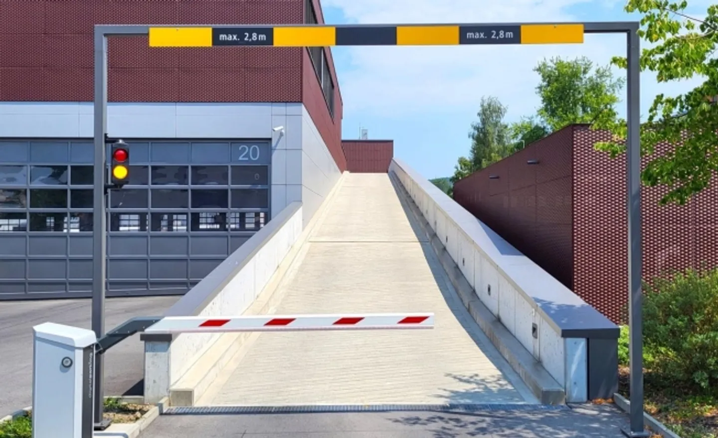 "Now also from 240 m2 - ground-level commercial spaces in Root!" - Photo 2 of 7