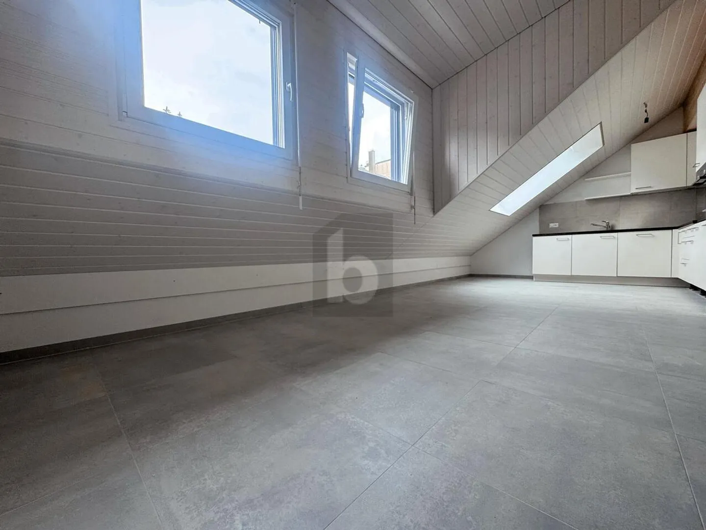 EN PLEIN CENTRE DU VILLAGE - NEUF - Photo 2 sur 5