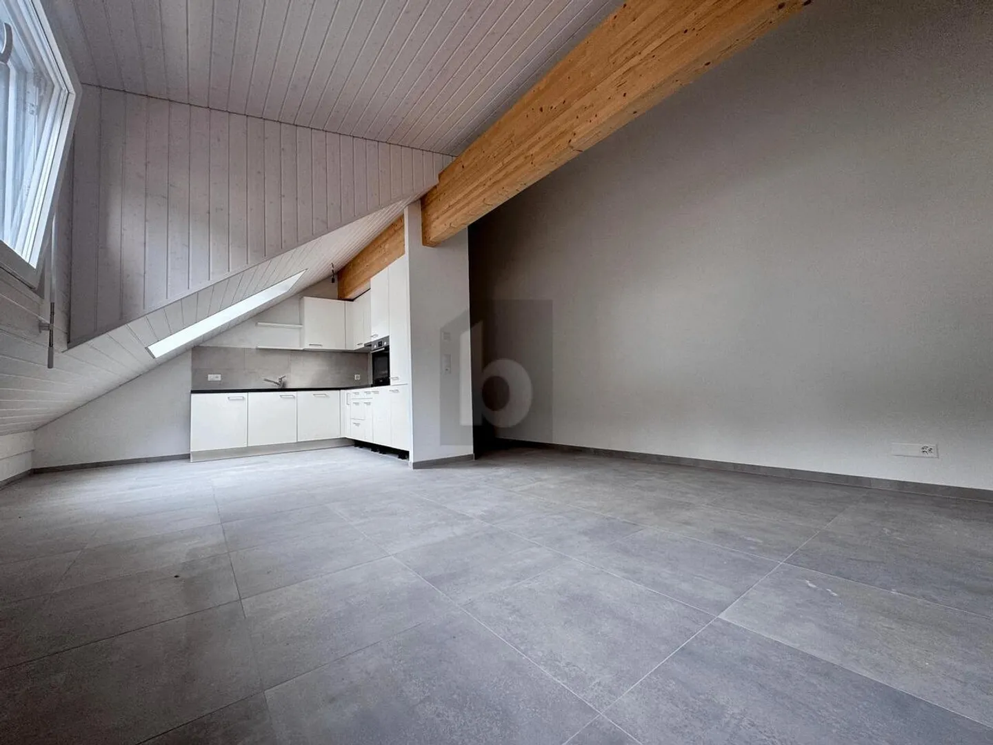 EN PLEIN CENTRE DU VILLAGE - NEUF - Photo 1 sur 5