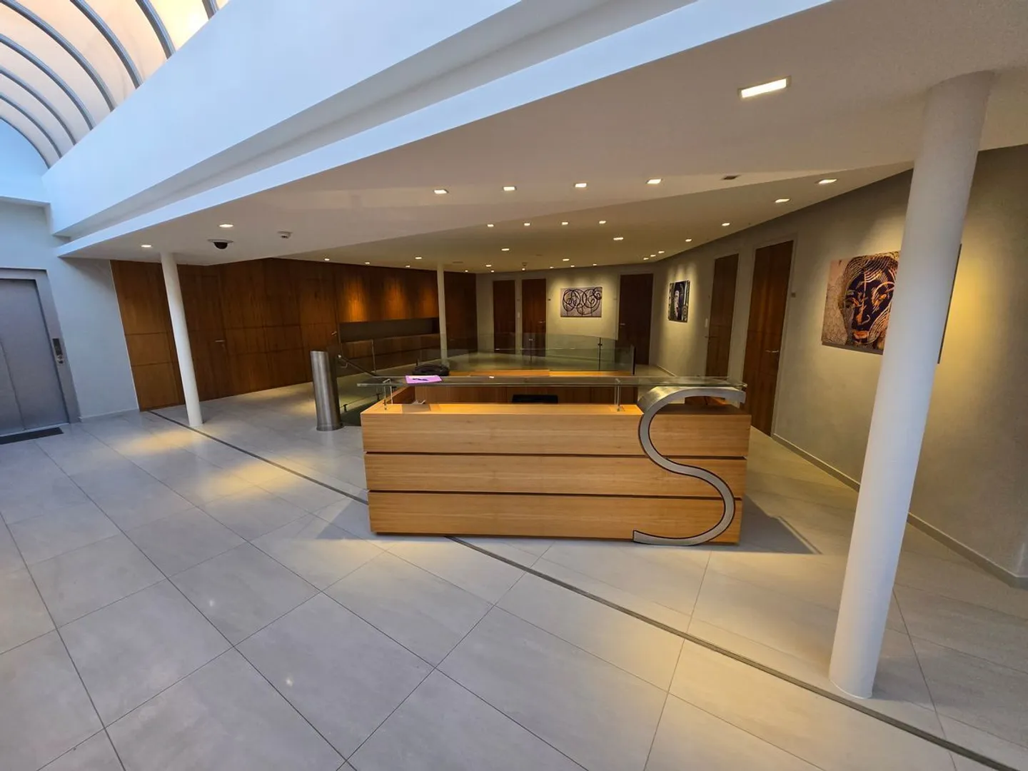 PRESTIGIOUS OFFICE RENTAL IN MALAGNOU, GENEVA - Photo 1 of 9