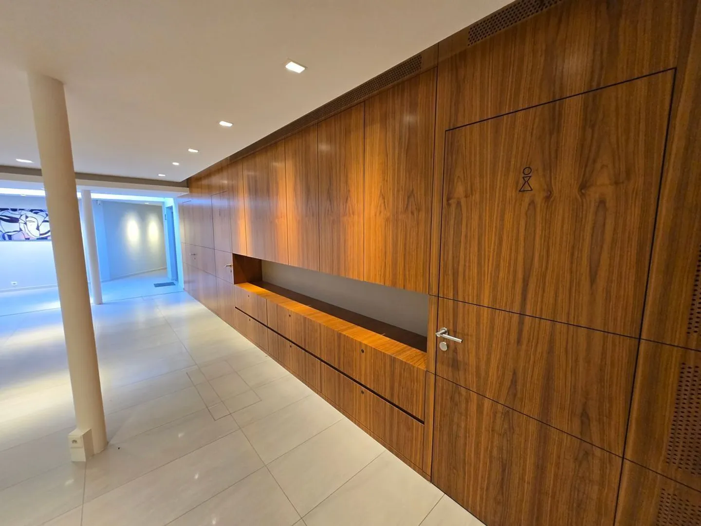 PRESTIGIOUS OFFICE RENTAL IN MALAGNOU, GENEVA - Photo 2 of 9