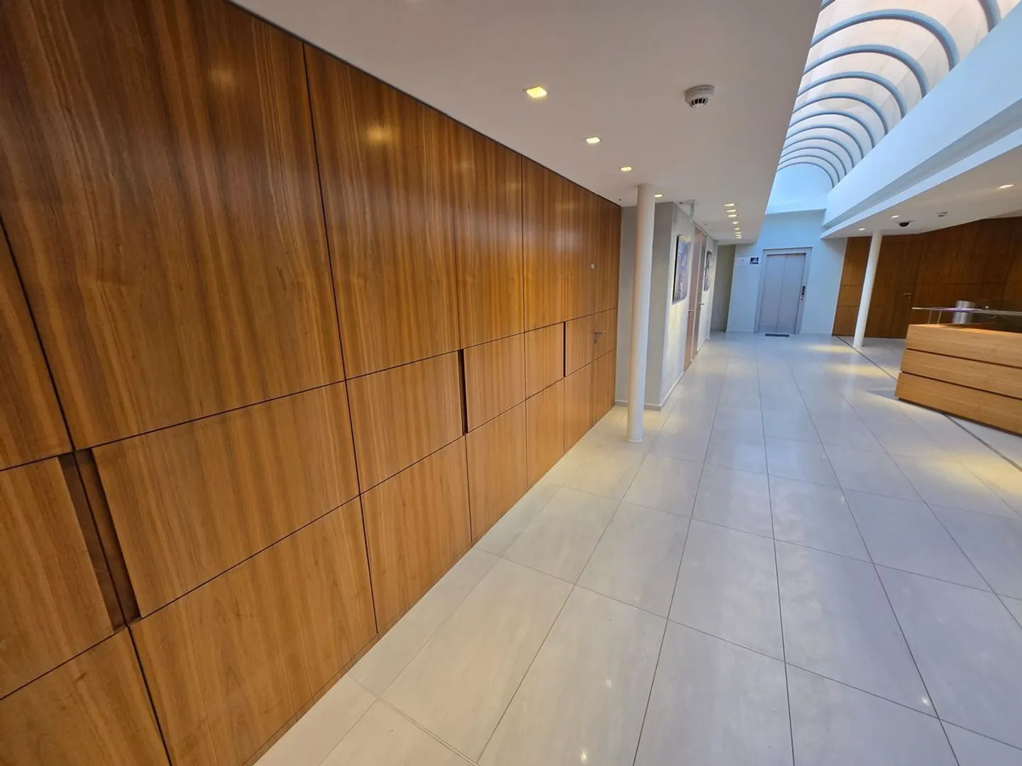 PRESTIGIOUS OFFICE RENTAL IN MALAGNOU, GENEVA - Photo 3 of 9