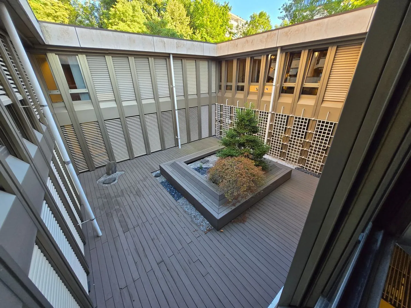 PRESTIGIOUS OFFICE RENTAL IN MALAGNOU, GENEVA - Photo 7 of 9