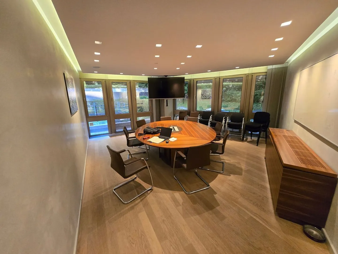 PRESTIGIOUS OFFICE RENTAL IN MALAGNOU, GENEVA - Photo 5 of 9