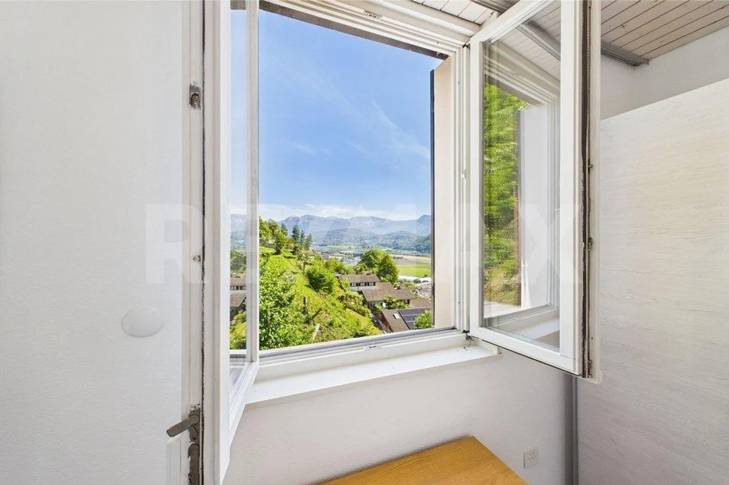 Spectaculaire - vue et soleil, en haut à Agno - Photo 7 sur 13