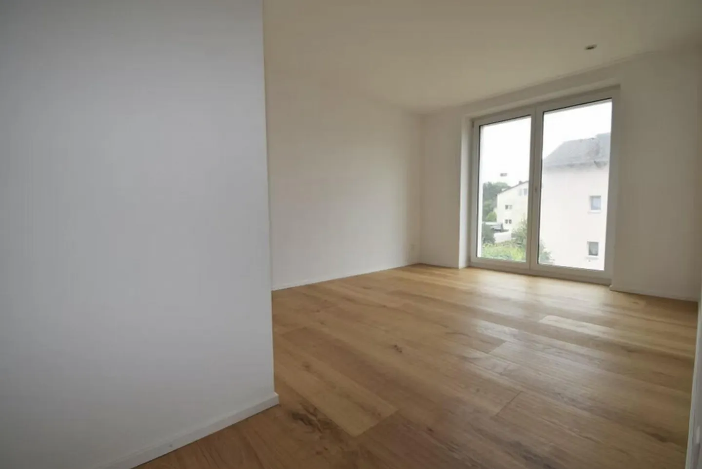 Appartamento ristrutturato di 2,5 locali a Wil con grande balcone - Foto 4 di 6